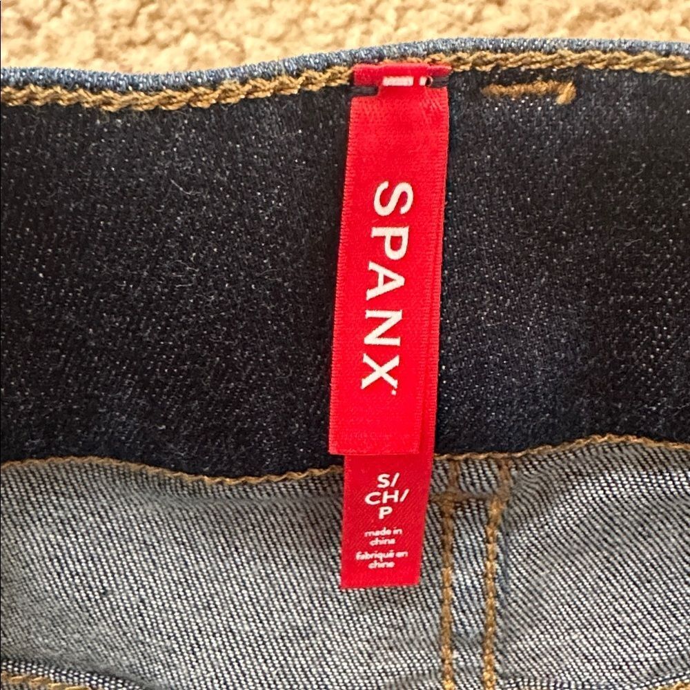 NWT Spanx Pull On Flare Jeans Midnight Shade Dark Wash Size Small - Picture 6 of 7